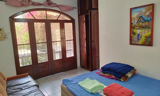 Centro de Vila Velha Appartement | Seu Apto na Praia da Costa 9 Simples e Barato Mobiliado Ar Cond Fogão TV Geladeira Local Excelente no Centro