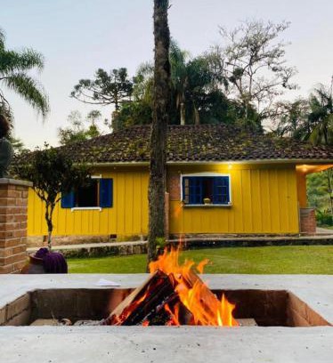 Apiai Maison | Seu Refúgio com Lareira Próximo ao Petar