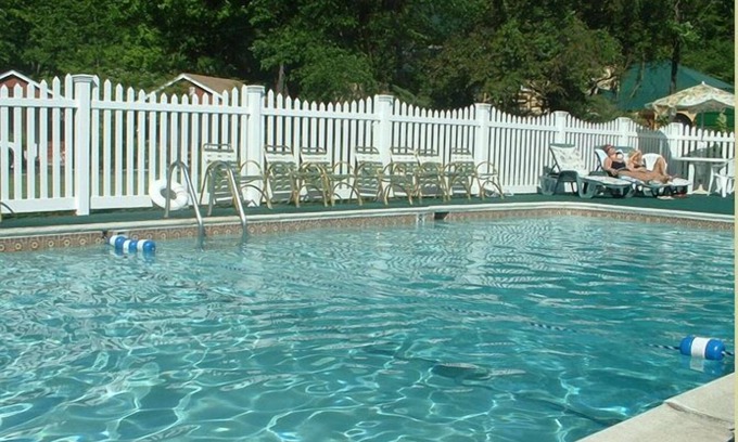 Lake George Hôtel | Seven Dwarfs Motel and Cabins