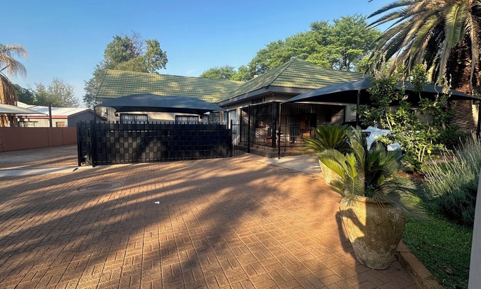 Thabazimbi Maison | Seven Olives
