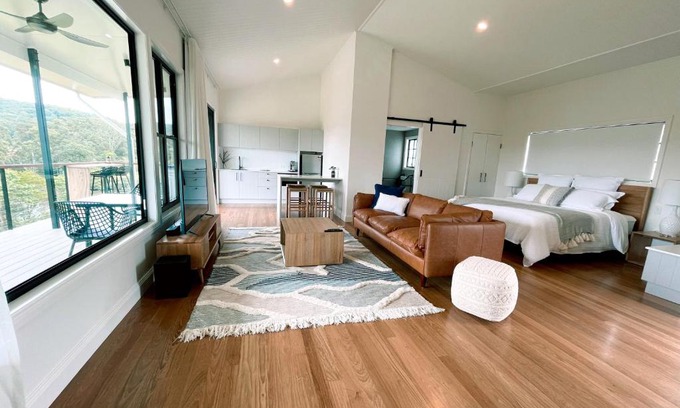 Beerwah Maison | Seven Peaks Farm Stay