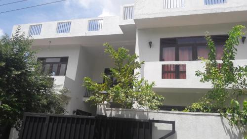 Thalawatugoda Maison | SevenSun HomeStay Villa