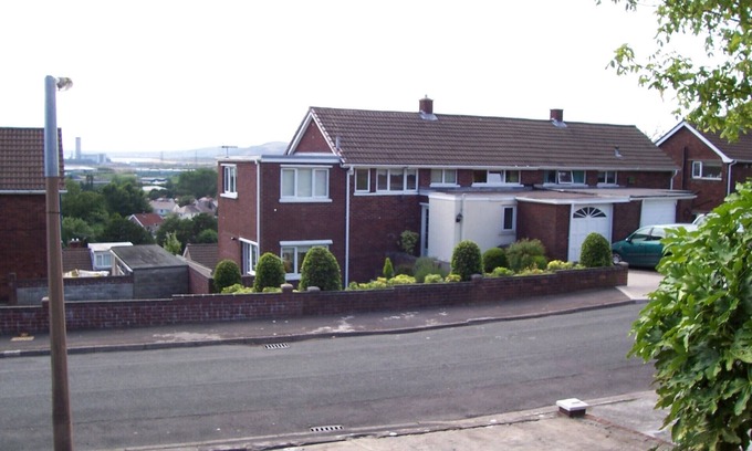 Baglan Maison | Sha's Pad, Room 1, Sleeps 2 people- twin beds & private on- suite shower room.
