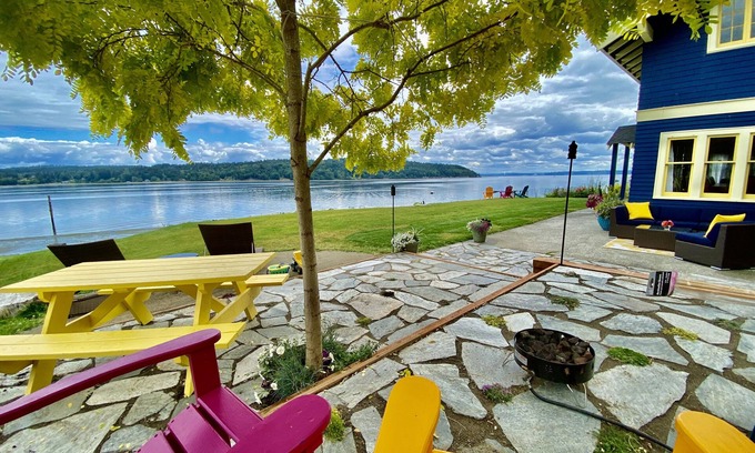 Vashon Island Maison | SHABBY CHIC WATERFRONT RETREAT est une maison relaxante et sereine au bord de l'eau