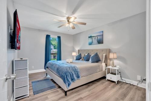Clarksville Maison | Shades Of Gray Clean, Updated, & Comfy