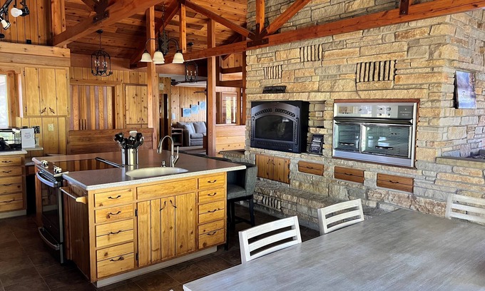 Waupaca Maison | Maison de retraite Shadow Lake ~ Bord de l'eau ~ Comprend des kayaks!