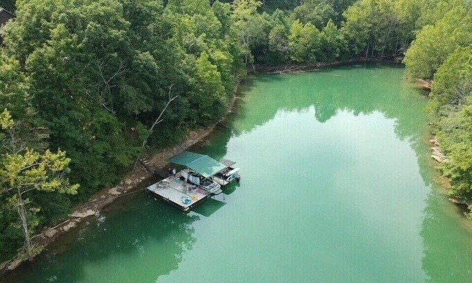Flat Hollow Marina Cabine | Paradis du kayakiste 'Shady Grove', quai privé et baignade sécurisée, pente douce