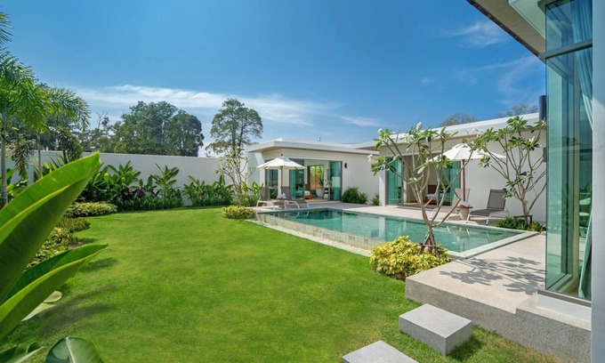 Bang Tao Villa | Ultra Clean 2 BR Deluxe Garden Pool Villa (E)