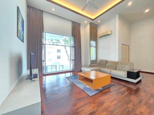 Tanjung Bungah Maison | Shamrock Beach Villas - Batu Ferringhi