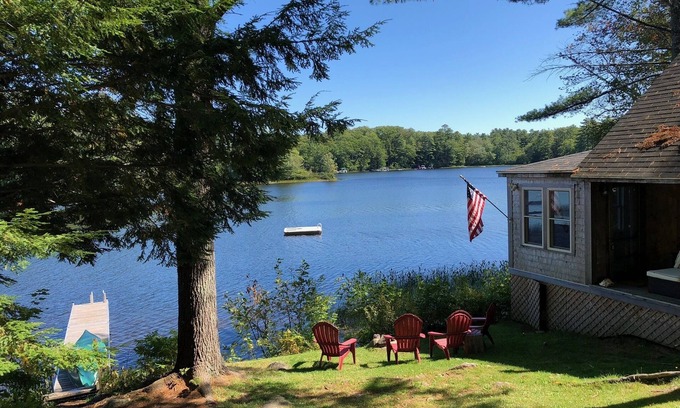 Union Maison | Shangri-la: Magnifique chalet au bord du lac sur un lac privé