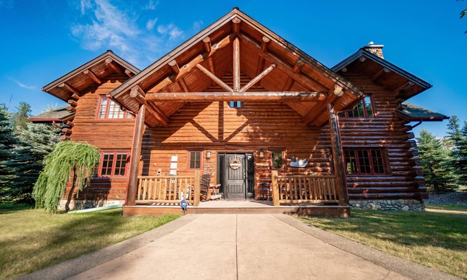 Troy Cabine | Shangrilog on Bull Lake - Lake Front Log Home
