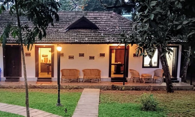 Andhakaranazhy Hôtel | Shantitheeram Ayurveda