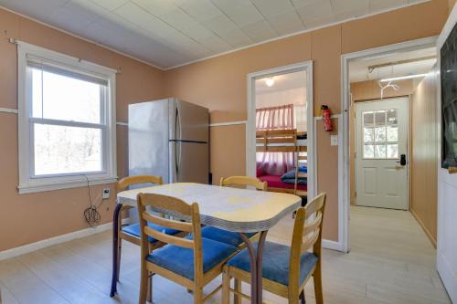 Ellenville Appartement | Shared Lake Access and Fire Pit Catskills Getaway!