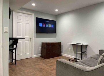 Flatlands Maison | Shared NYC Townhouse with Private Parking