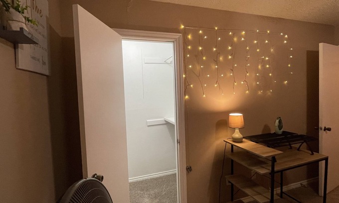 West Arlington Maison | Shared Women only , Comfortable , Beds w/TVs