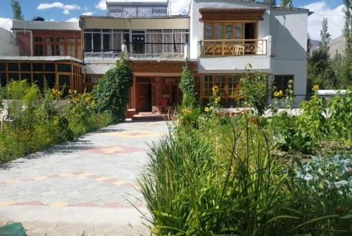 Hunder Maison | Shayok Guest House Ladakh by LexStays