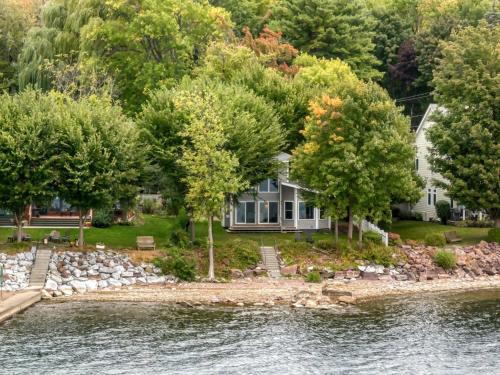 South Burlington Maison | Shelburne Bay Retreat Modern 3BR Lakefront Views