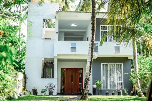 Polhena Maison | Shell House
