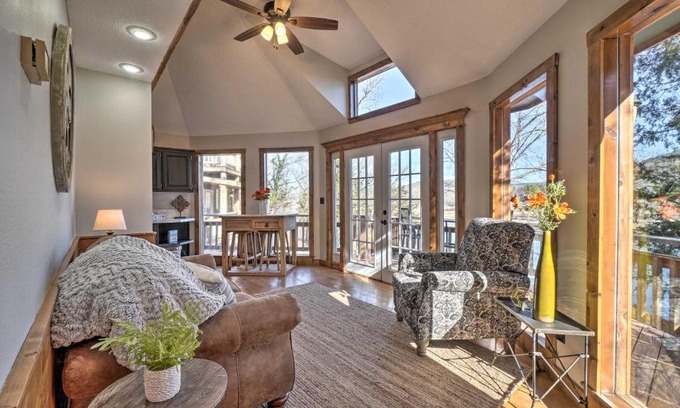 Shell Knob Maison | Shell Knob Guest House with Lake View, Fire Pit