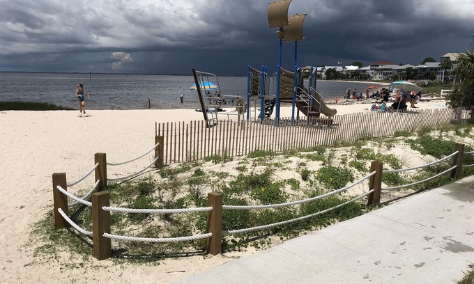 Crawfordville Maison | Maison de Shell Point Beach Town. Belle maison de ville au bord de l'eau. Comprend Wi-Fi