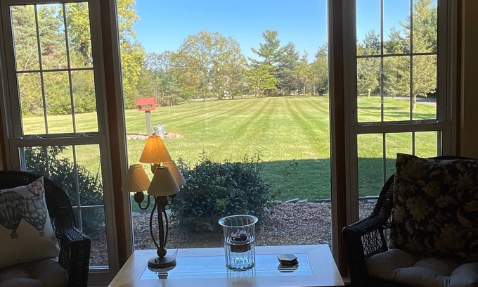 Ann Arbor Maison | Shelley's Retreat, entire house & efficiency suite