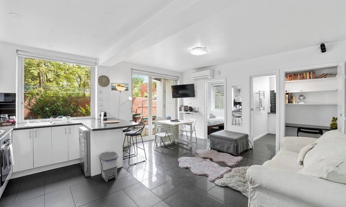 St Kilda Appartement | ShelleyStayz on Shakespeare