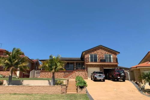 Blackbutt Maison | Shellharbour. Ocean, lake and mountain view