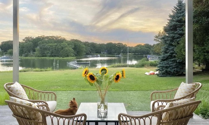 Menantic Creek Maison | Retraite au bord de l'eau au soleil sur l'île Shelter!