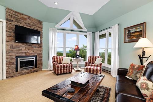 Nellysford Maison | Shenandoah Ridge 05 with Wintergreen Advantage