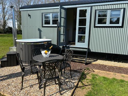 Ashby cum Fenby Appartement | Shepherd's Huts at Hall Farm
