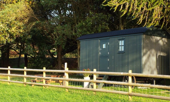Macclesfield Cabine | Shepherds Hut with stunning views located on the edge of the peak district