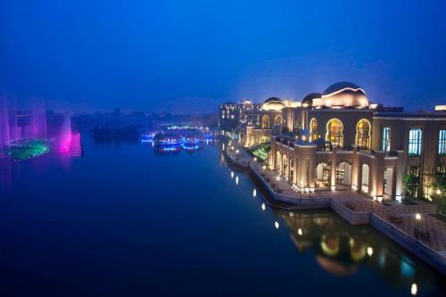 Henghe Street Hôtel | Sheraton Qingyuan Lion Lake Resort