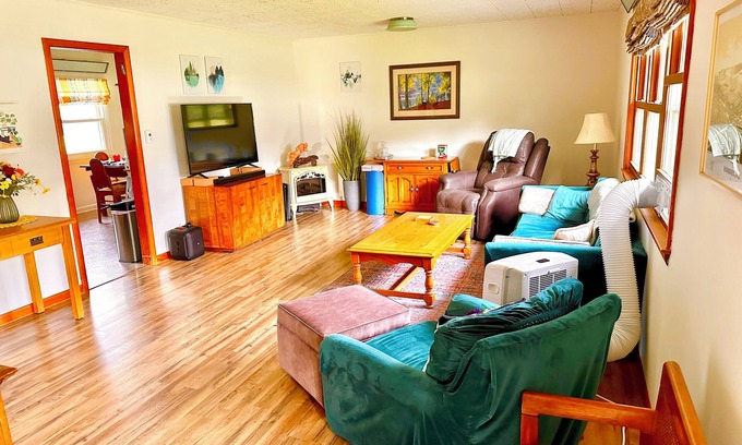Sherburne Maison | Sherburne Oasis — Great for Colgate events! Dog-friendly.