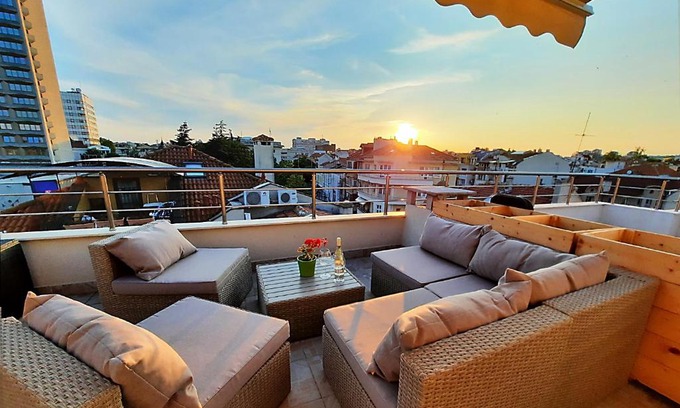Burgas Center Appartement | Shik & Chic in the Heart of Burgas # 5min from beach