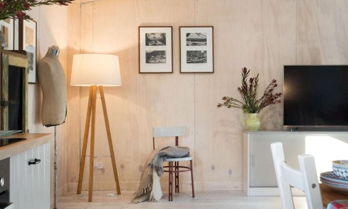 Bullarto South Maison | Shillings and Pence