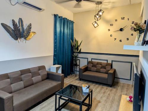 Taman Kota Masai Maison | Shines GuestHouse 3Br with Outdoor Chilling