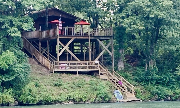 Mammoth Spring Cabine | Shipp's Landing-Cozy Secluded Retreat on the Water