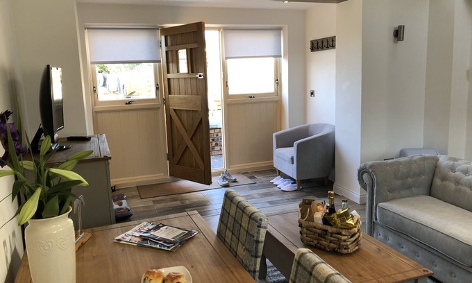 Amerton Maison | GRILLES DE VACANCES SHIRLEYWICH, EQUESTRE ET CHIEN CONVIVIALES, MANCHES 2-4, détachées
