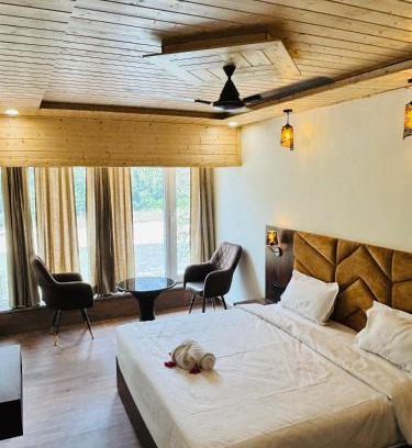 Khattalwada Hôtel | Shiv Ganga & Pyass Restaurant