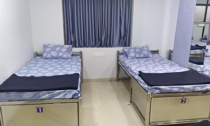 Vadodara Lit Et Petit-Déjeuner | Shiv Sai Dormitory