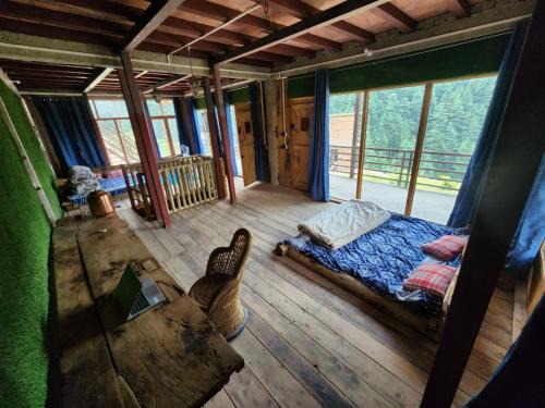 Tehri Maison | Shoonya Home Stay - Devalsari Deodar Forest Range - 60min from Mussoorie