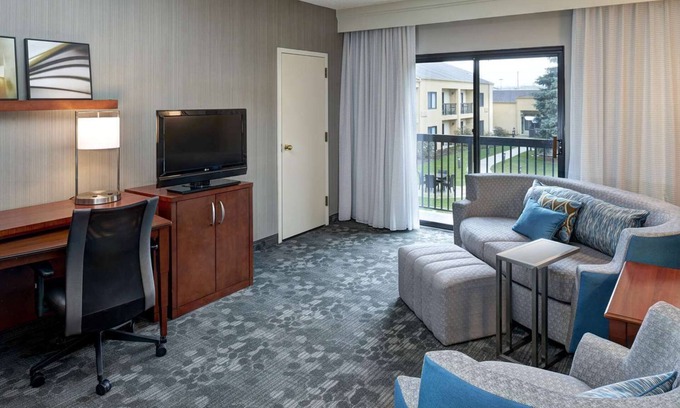 Brookfield Hôtel | Shopping and Dining in Village of Wauwatosa! Pets Allowed, Swimming Pool!
