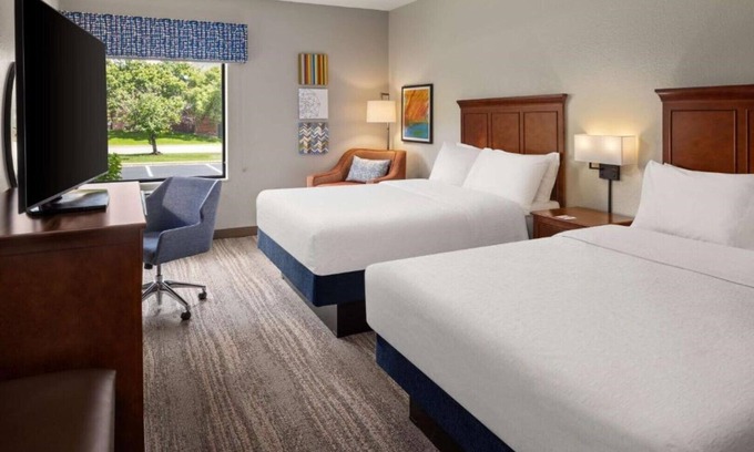 Maple Grove Maison | Shops, golf, and the outdoors in Maple Grove