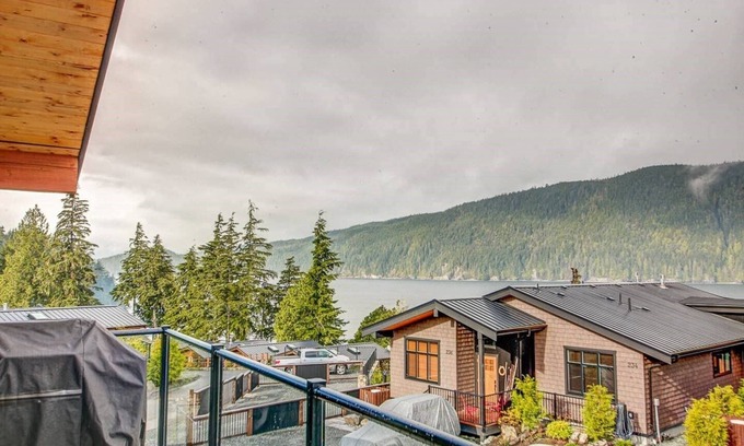 Port Renfrew Maison | Shore 2 Please - UPPER (Amazing Oceanviews) H198251310