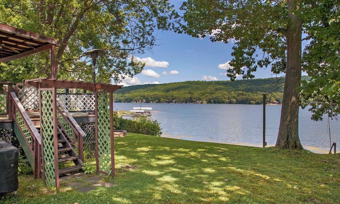Hammondsport Maison | Shore Thing located on Waneta’s west side