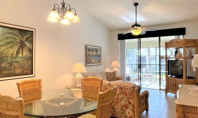 Trailer Estates Copropriété | Fabulous Shorewalk Palms Heaven condo-2 heated hot tubs & pools near IMG/beaches