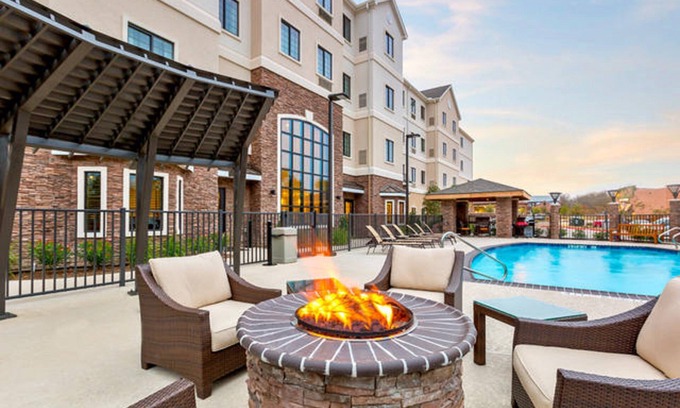 College Station Appartement | Corto viaje a Texas A&M | Piscina al aire libre + centro de negocios + gimnasio