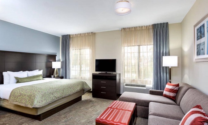 College Station Appartement | Short Drive to Texas A&M | Outdoor Pool + Business Center + Fitness Center