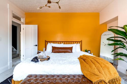 Victorian Village Maison | Short North Convention King Bed Free Parking!
