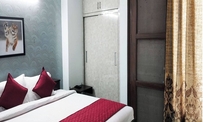 Saket Maison | Short Stay In Saket (2BHK Near Max with LIFT)